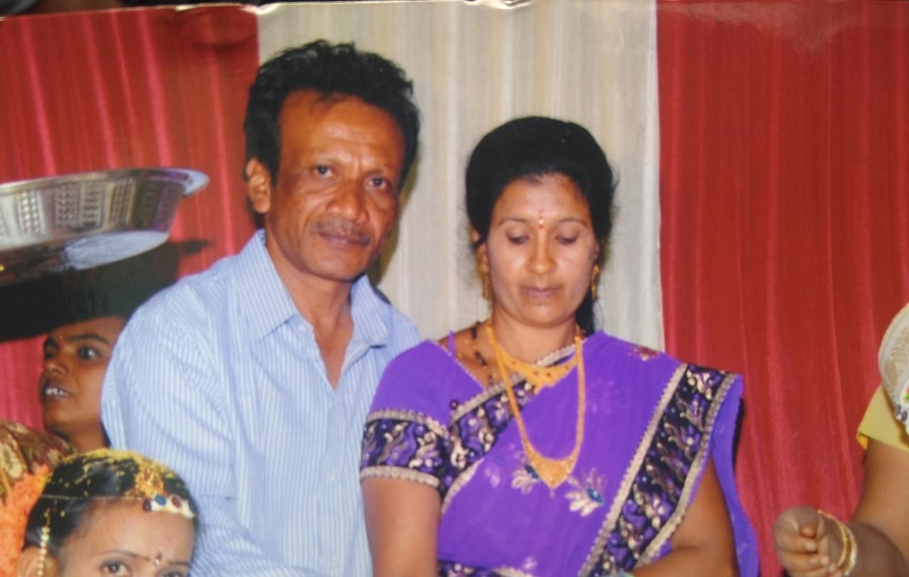 Geetha (R) is currently in Victoria Hospital with severe injuries.