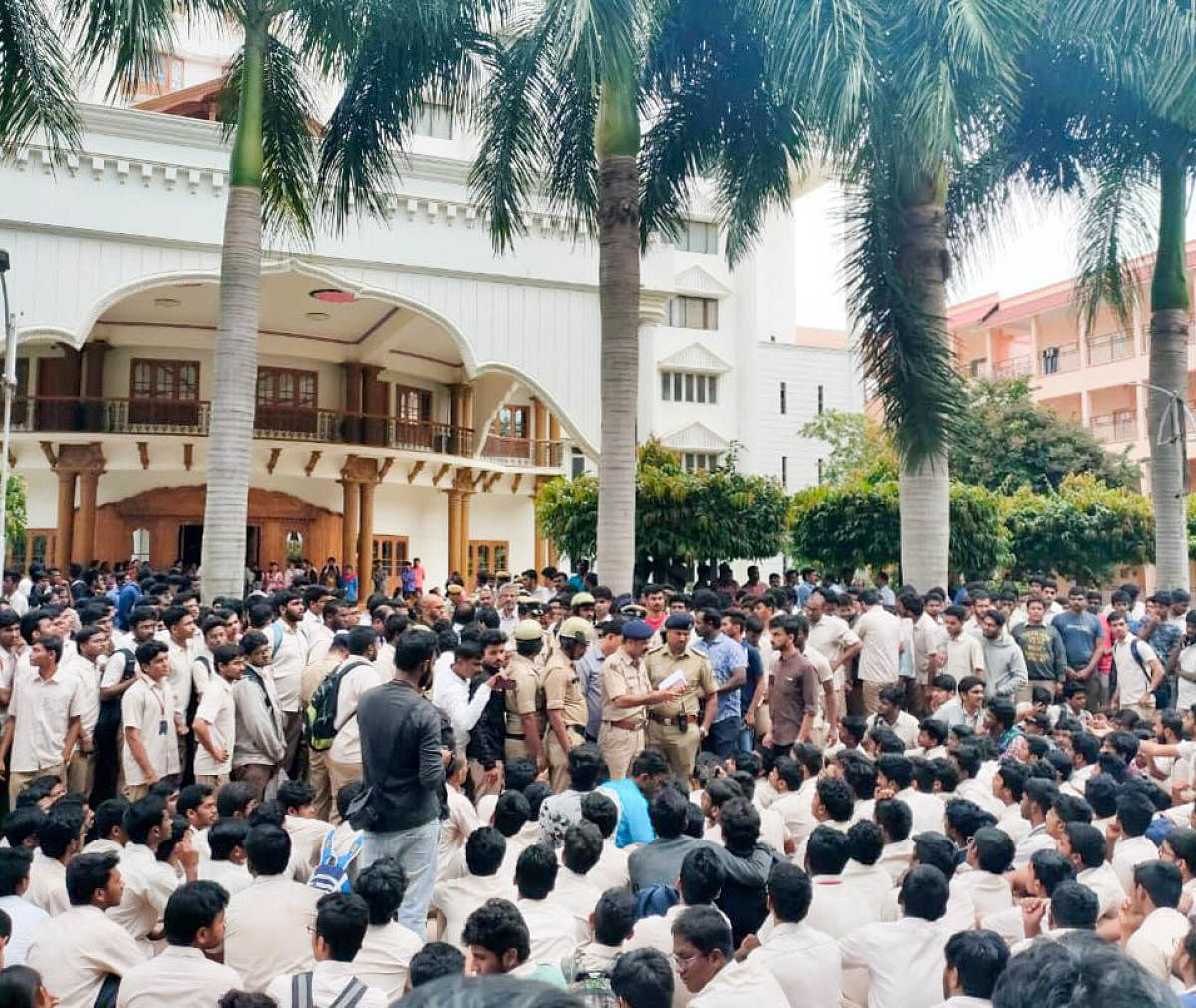 Students protest after the suicide of 22-year-old Sree Harsha at the Amrita School of Engineering, Kasavanahalli, on Monday.