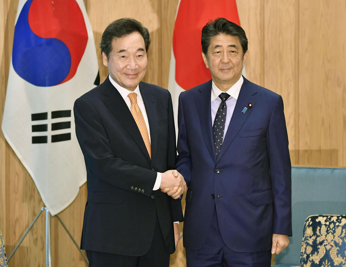 South Korea's Prime Minister Lee Nak-yon meets with Japan's Prime Minister Shinzo Abe at Abe's official residence in Tokyo, Japan October 24, 2019. Reuters photo