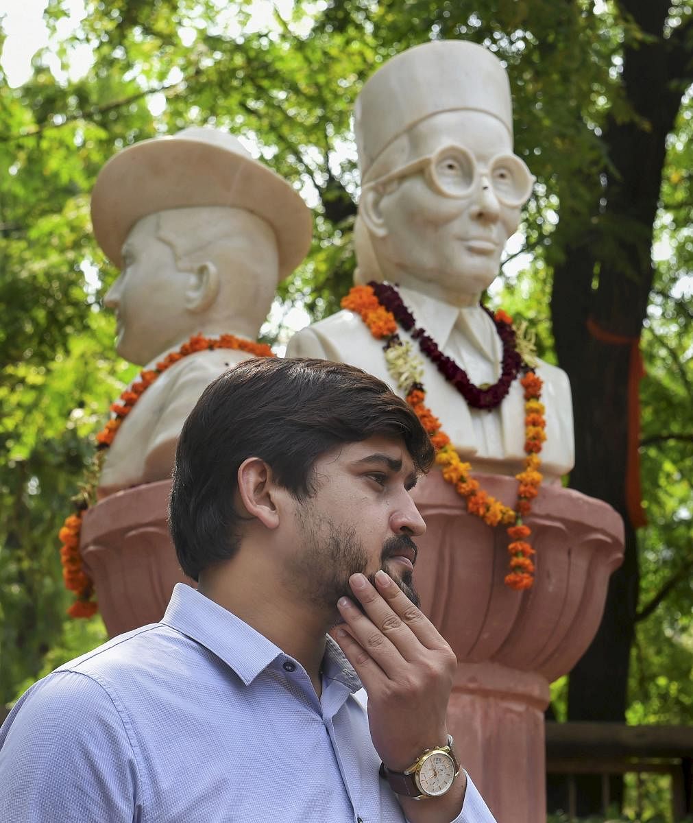 Busts of Veer Savarkar, Bhagat Singh and Netaji installed in DU