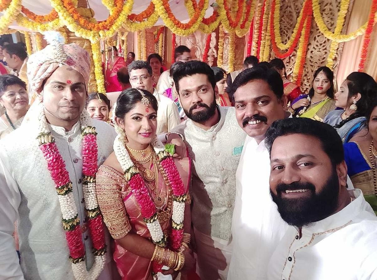 Sandalwood actor Yagna Shetty with her husband Sandeep Shetty poses for a photo with film actors Rakshith Shetty, Pramod Shetty and Rishab Shetty on Wednesday.