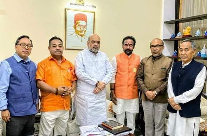 All party delegation in Manipur with home minister Amit Shah in New Delhi on Wednesday. (DH photo)