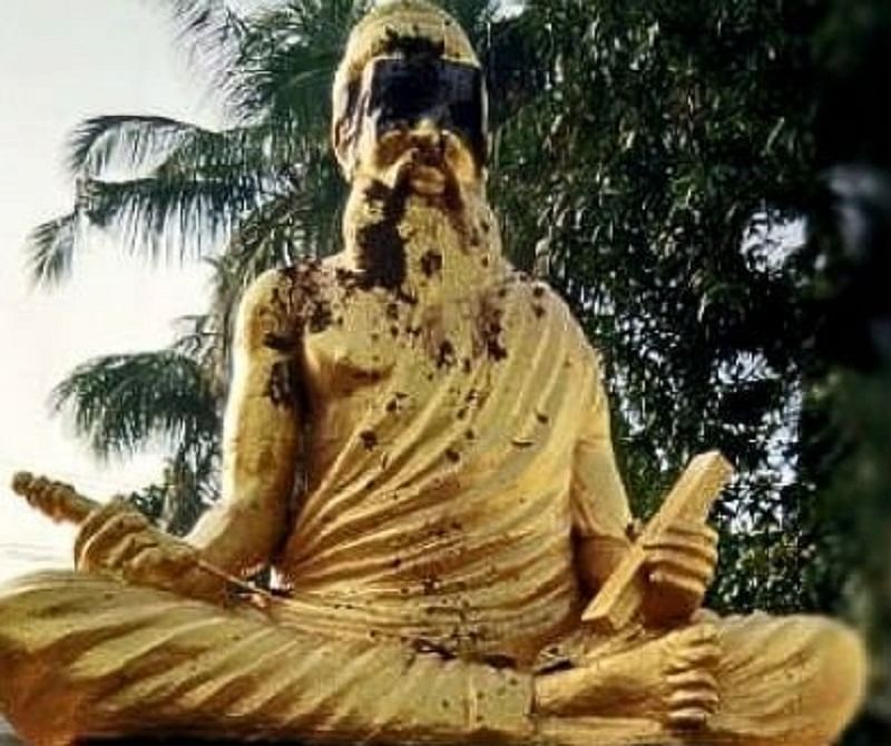 A statue of the Tamil saint-poet was smeared with cow dung in Thanjavur district. (Photo: Twitter)