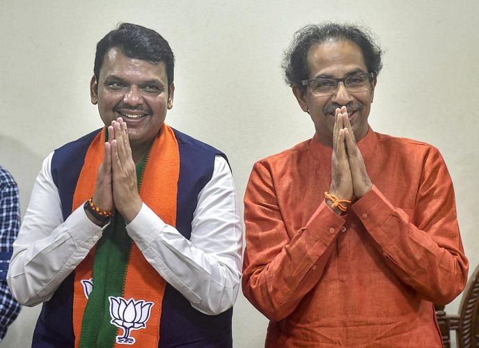 Maharshtra Chief Minister Devendra Fadnavis (L) and Shiv Sena chief Uddhav Thackeray (R) (Photo/PTI)