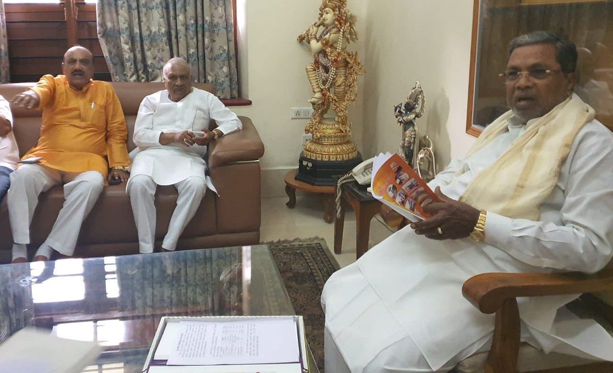 Raju Kage, who met Congress leader Siddaramaiah in the city, said that he would join Congress on November 13 and file nominations to contest from the party on November 18.