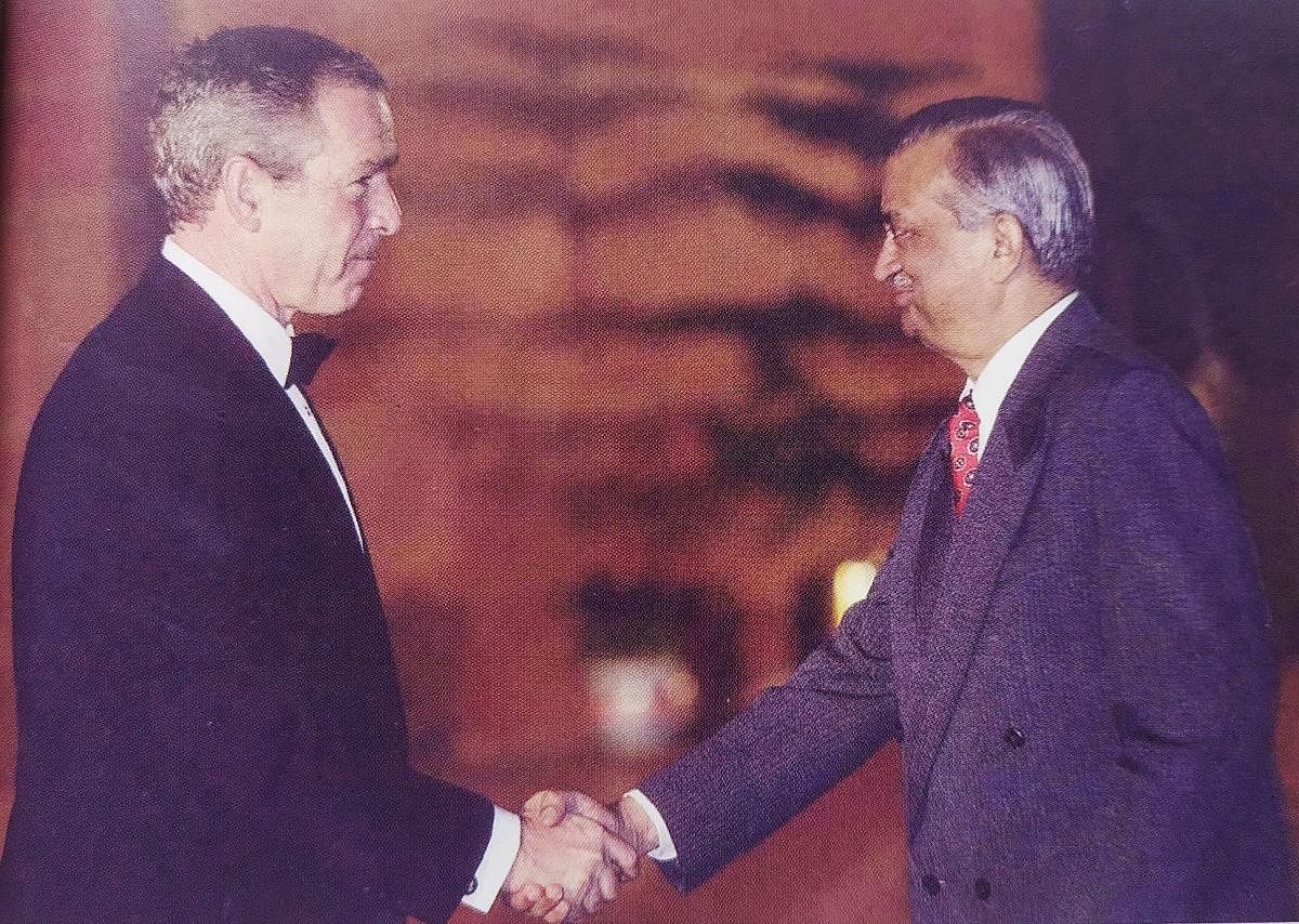 George W Bush with Anil Kakodkar.