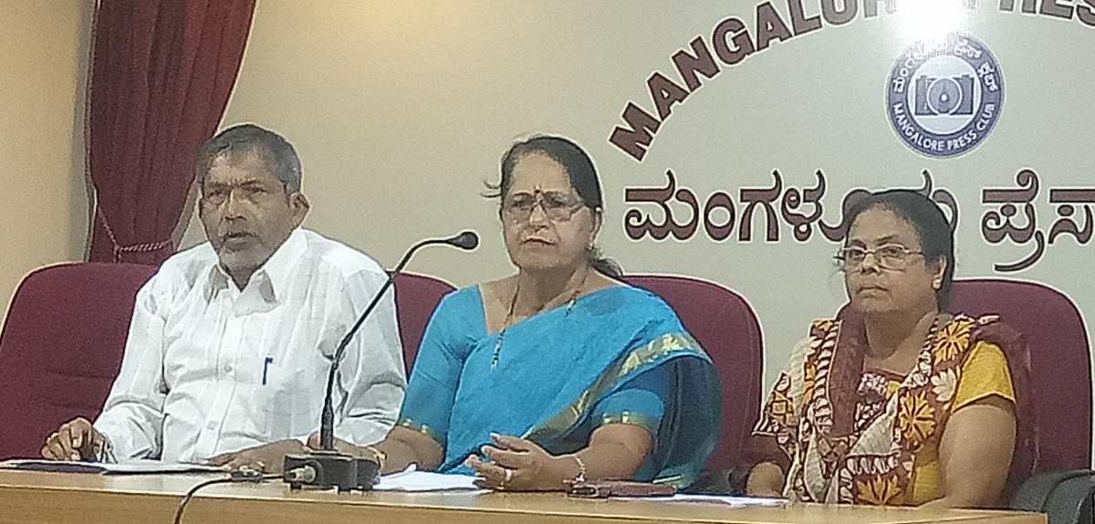 Bhoomalikarugala Horata Samithi President Mariamma Thomas addresses mediapersons in Mangaluru on Monday.