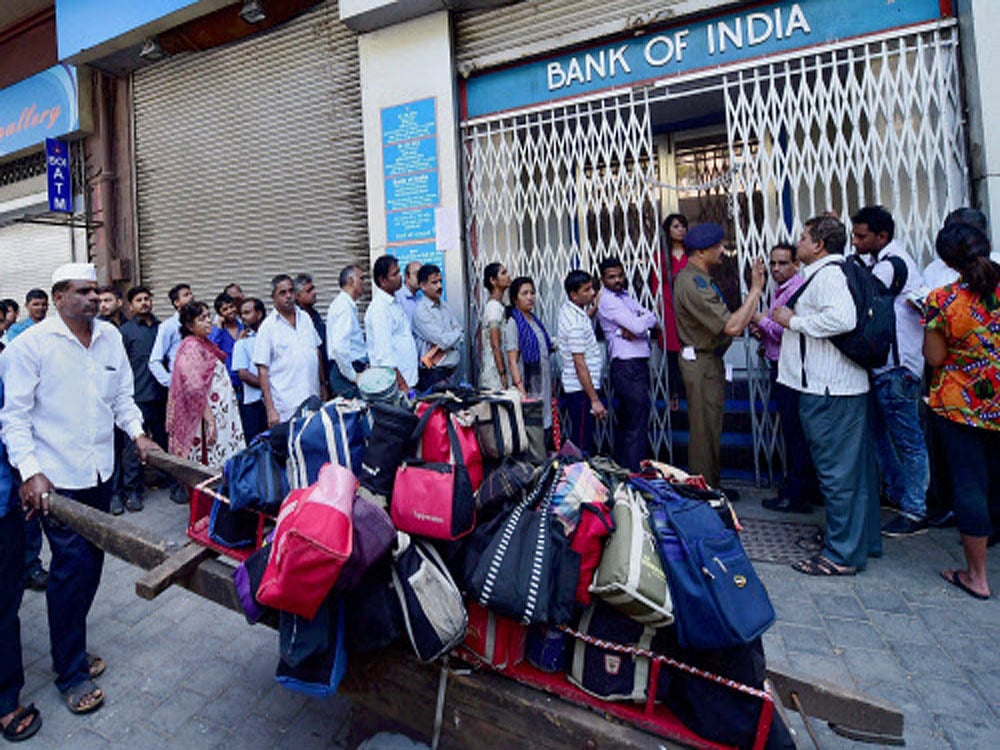 Banks, POs to report cash deposits of over Rs 2.5 lakh to IT