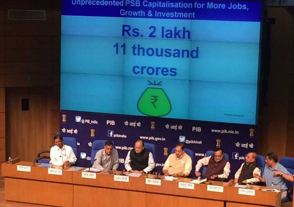 Arun Jaitely briefing the media at a press event organised by the Ministry of Finance and the Press Information Bureau. PIB/twitter photo.