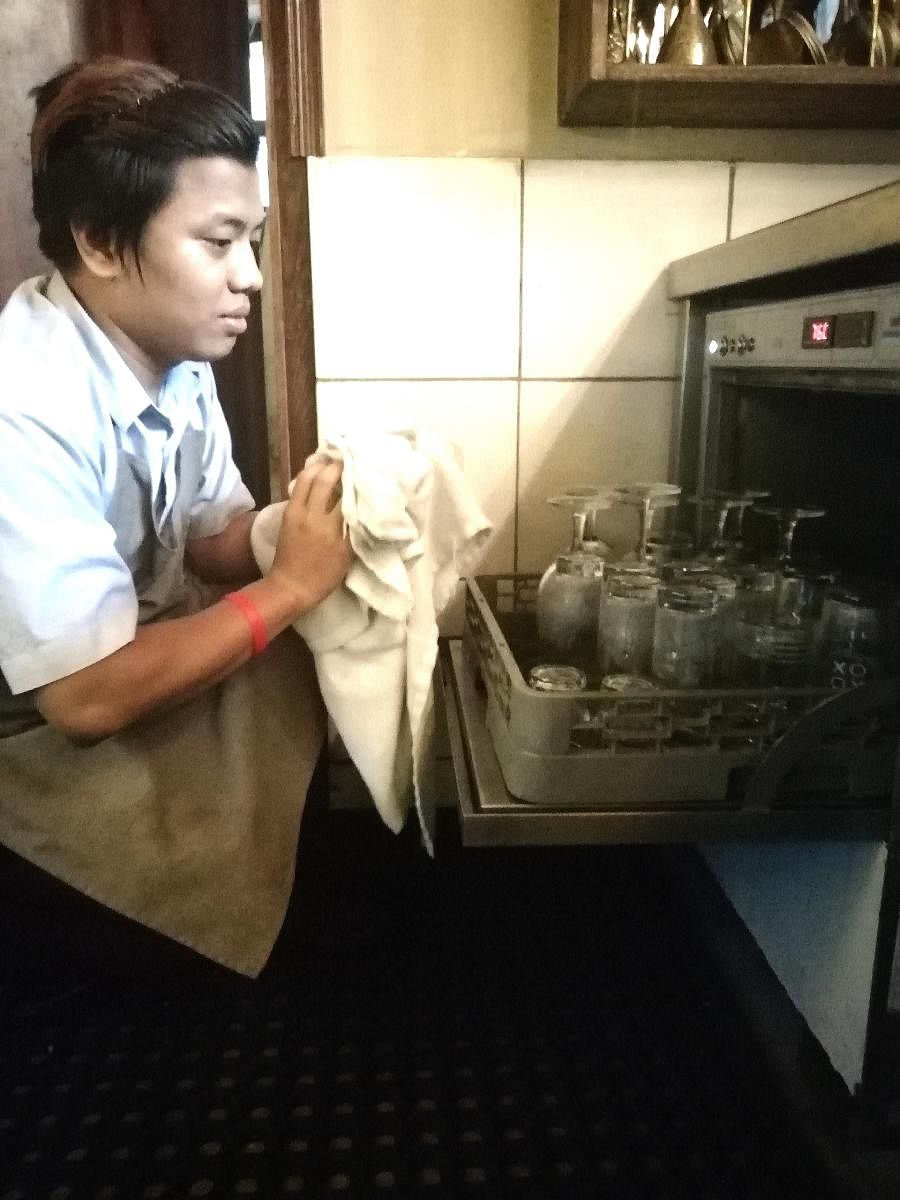 Water use is minimised when glasses are steamed clean, as at XOOX Brewmill inKoramangala. Some restaurants use high-pressure sprays to wash utensils.