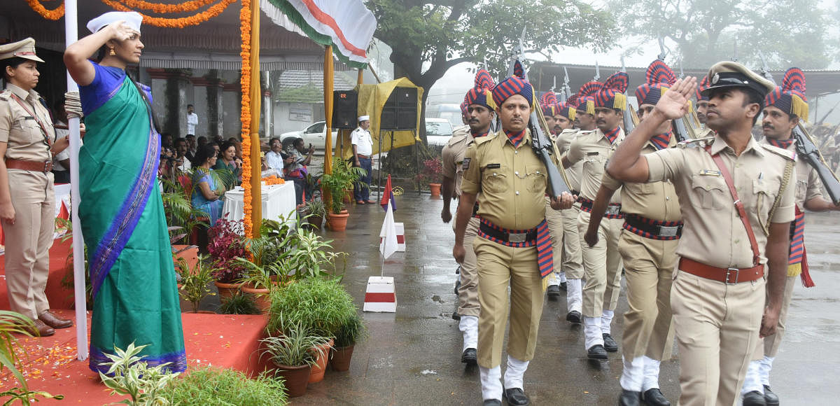 Deputy Commissioner Annies Kanmani Joy receives a guard of honour at the Independence Day programme at Old Fort premises in Madikeri on Thursday.