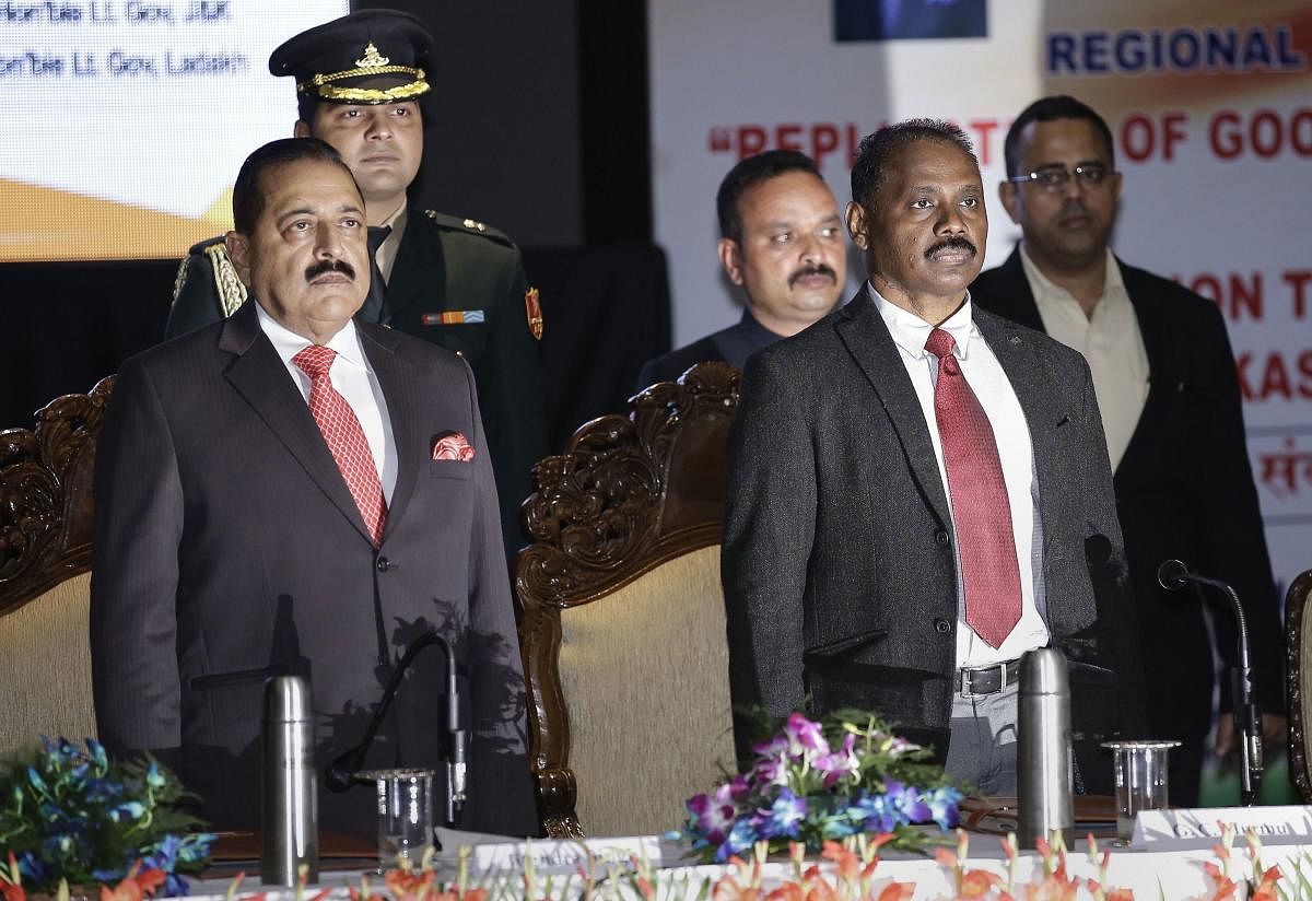 Minister of State for Development of North Eastern Region (I/C) Jitendra Singh and Lieutenant Governor of Jammu and Kashmir Girish Chandra Murmu during the regional conference on replicating good governance practices in JK, Ladakh, at Convention Hall. (PTI)