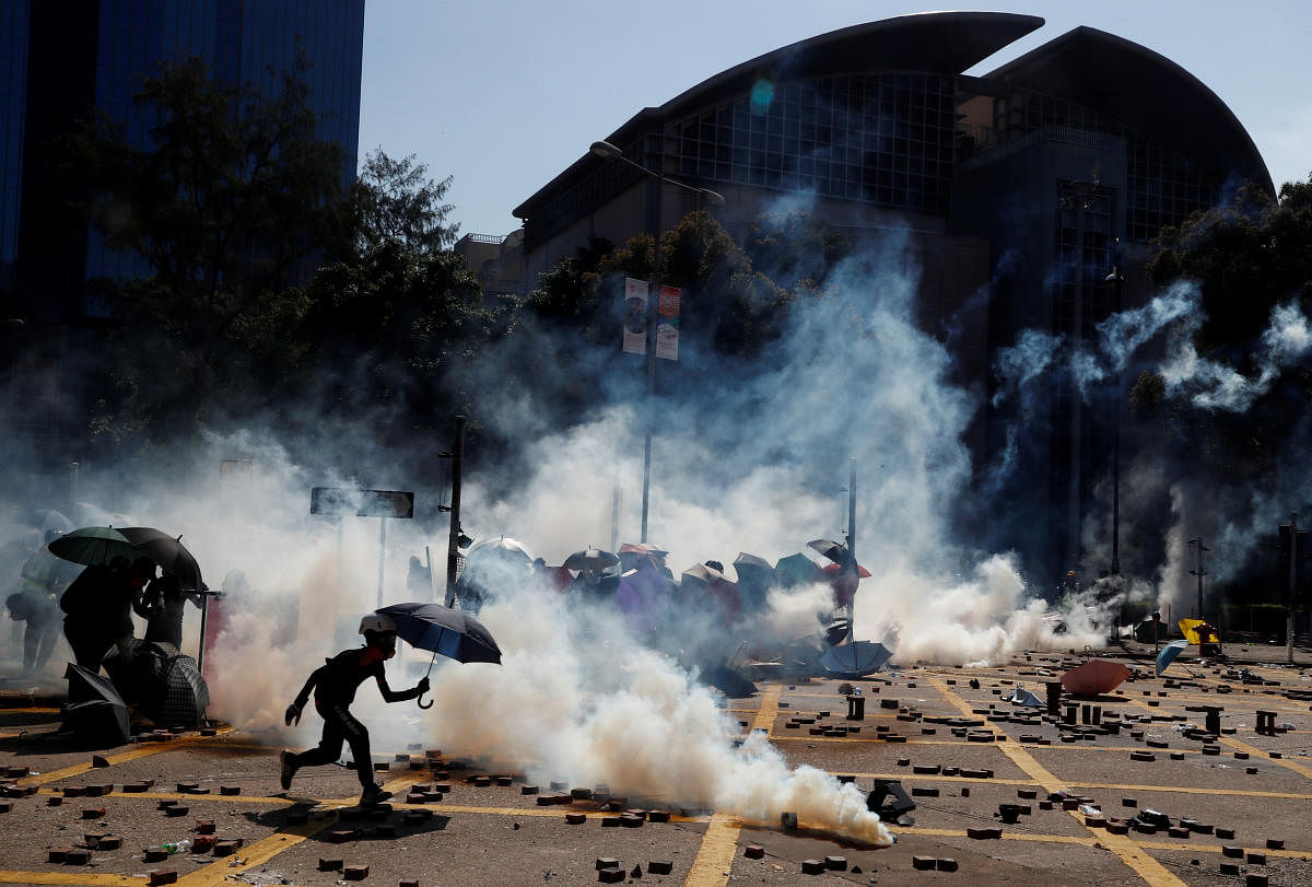 Protesters clash with police outside Hong Kong Polytechnic University (Reuters Photo)