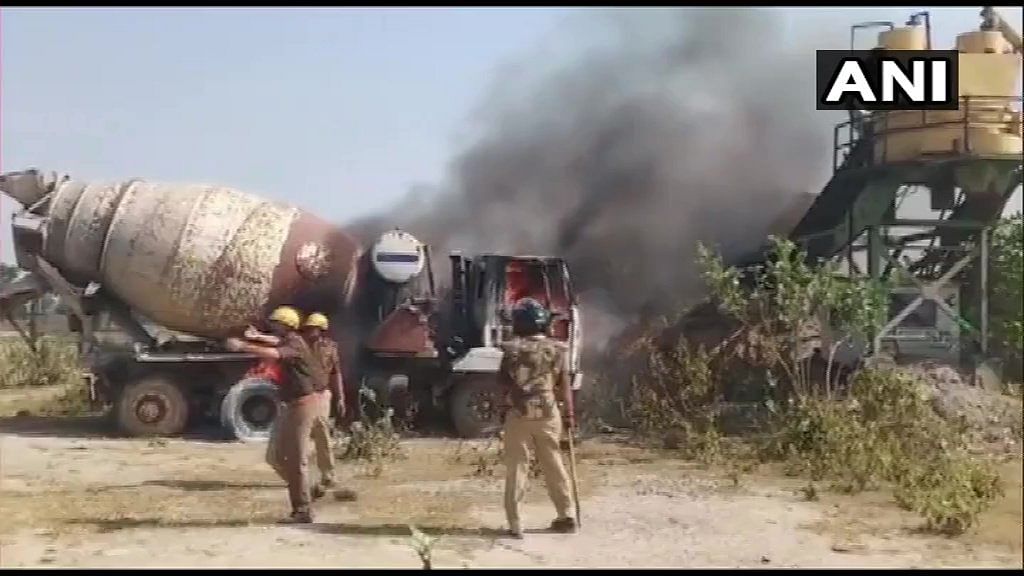 A vehicle of crusher plant was set ablaze on Sunday. (Twitte image/@ANINewsUP)