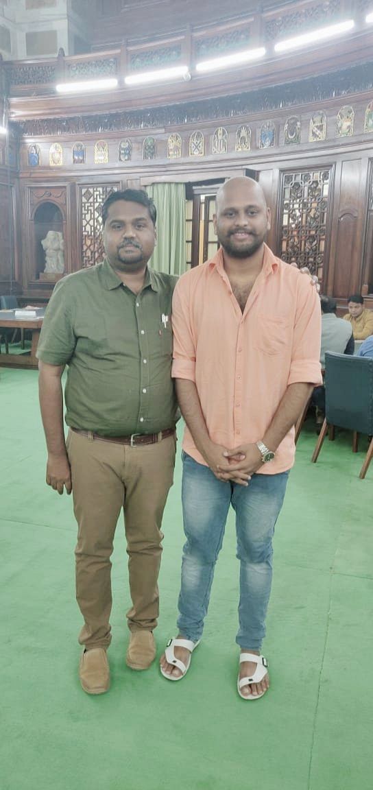 Dharmapuri MP Dr S Senthilkumar (left) with Lakshmi Narasimman, a resident of Noida, inside the Parliament House on Wednesday. (Photo Credit: Twitter)