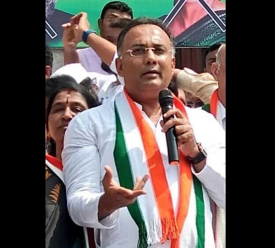 "It's a black day for democracy, which has been murdered overnight. Our heads hang in shame the way the President acted," Karnataka Pradesh Congress Committee (KPCC) president told reporters. 