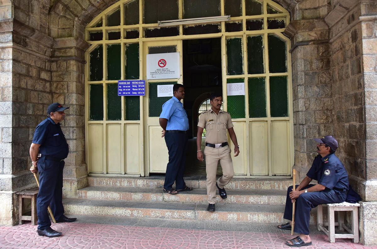 The BMCRI decided to appoint home guards weeks after members of a pro-Kannada outfit allegedly heckled and assaulted a doctor at the Minto Ophthalmic Hospital on November 1. 