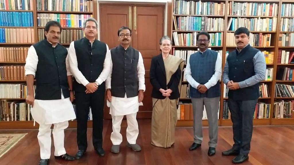 The Shiv Sena delegation, led by senior leader Gajanan Kirtikar, met Gandhi at her 10, Janpath residence on Monday evening convey to her that Sena MPs would join the protest called by the Congress leadership near the statue of Babasaheb Ambedkar in Parliament premises on Tuesday.