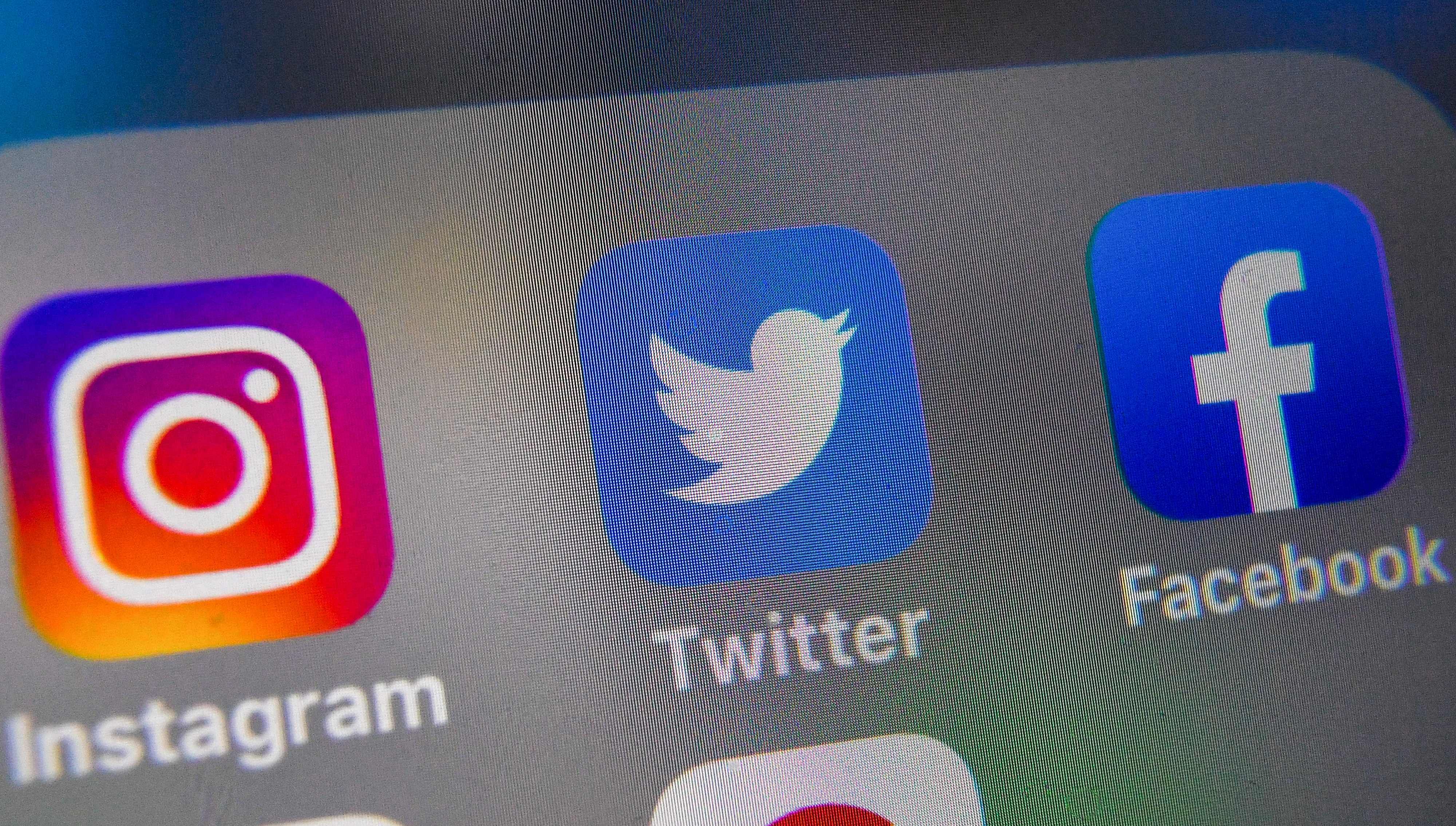 Third party apps illegally accessed Facebook and Twitter on Android mobiles (Representational Image: AFP File Photo)