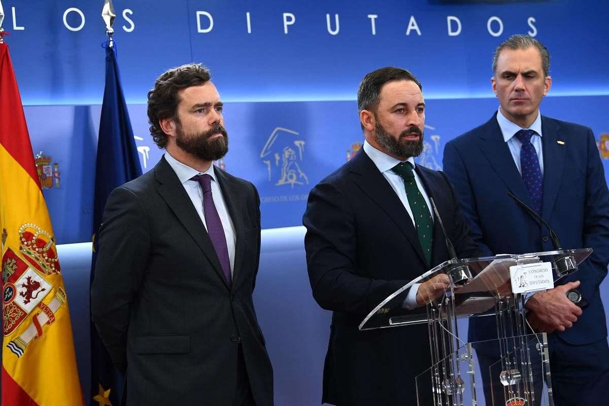Leader of the Spanish far-right party Vox, Santiago Abascal (C), Vox spokesman Javier Ortega Smith (R), and Vox parliament spokesperson Ivan Espinosa de los Monteros (AFP photo)