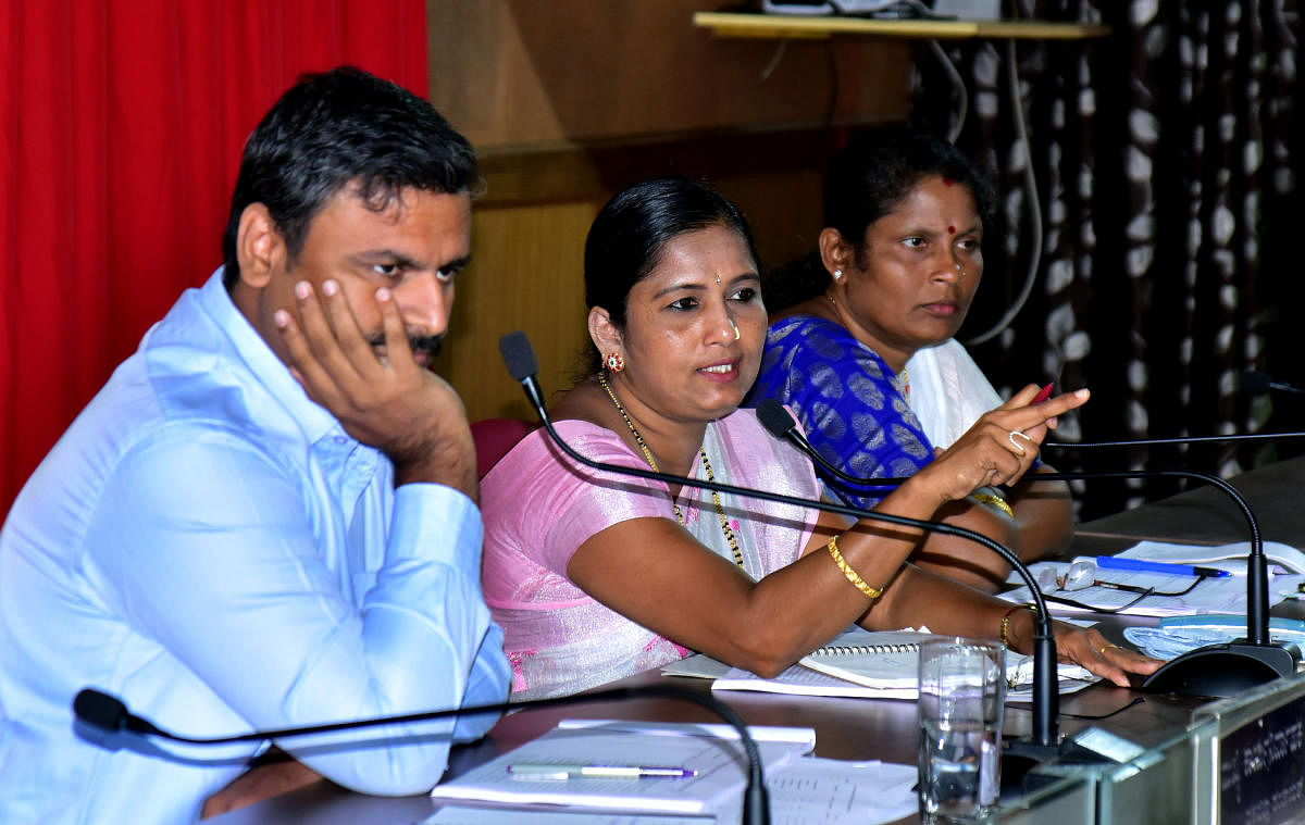 ZP President Meenakshi Shanthigodu speaks at the general body meeting at Nethravathi hall in Mangaluru on Tuesday. DH Photo