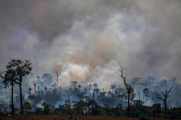In this file photo taken on August 27, 2019 smokes rises from forest fires in Altamira, Para state, Brazil, in the Amazon basin. (AFP photo)