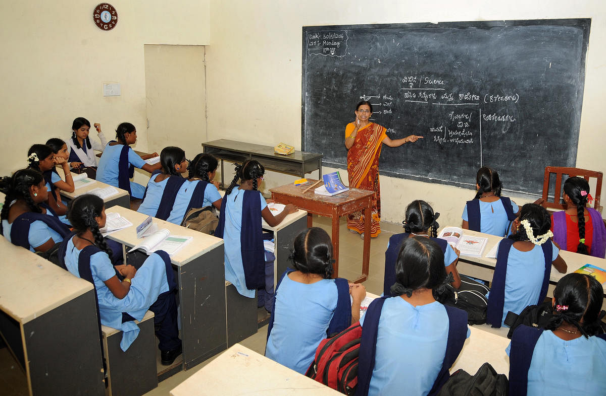 Karnataka comes in the eighth position when it comes to the vacancy of teachers at secondary (Class X and X) and higher secondary level (Class XI and XII). Photo/DH