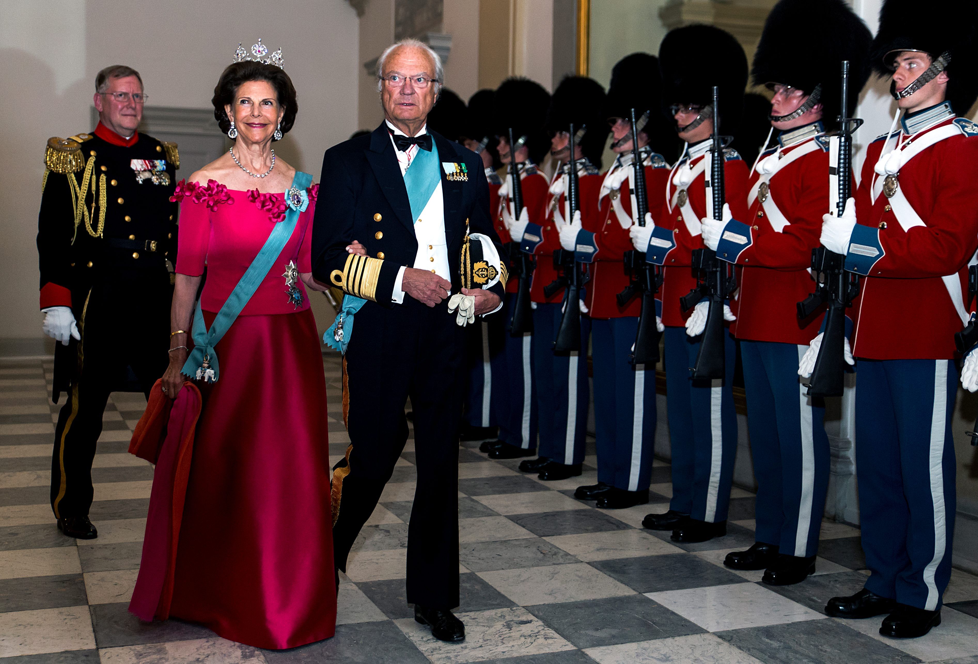 King Carl Gustaf of Sweden and wife Queen Silvia arrive to the gala banquet on the occasion of The Crown Prince's 50th birthday at Christiansborg Palace on May 26, 2018 in Copenhagen, Denmark. Some 350 guest participated in the event (Photo by Ole Jensen/Getty Images)