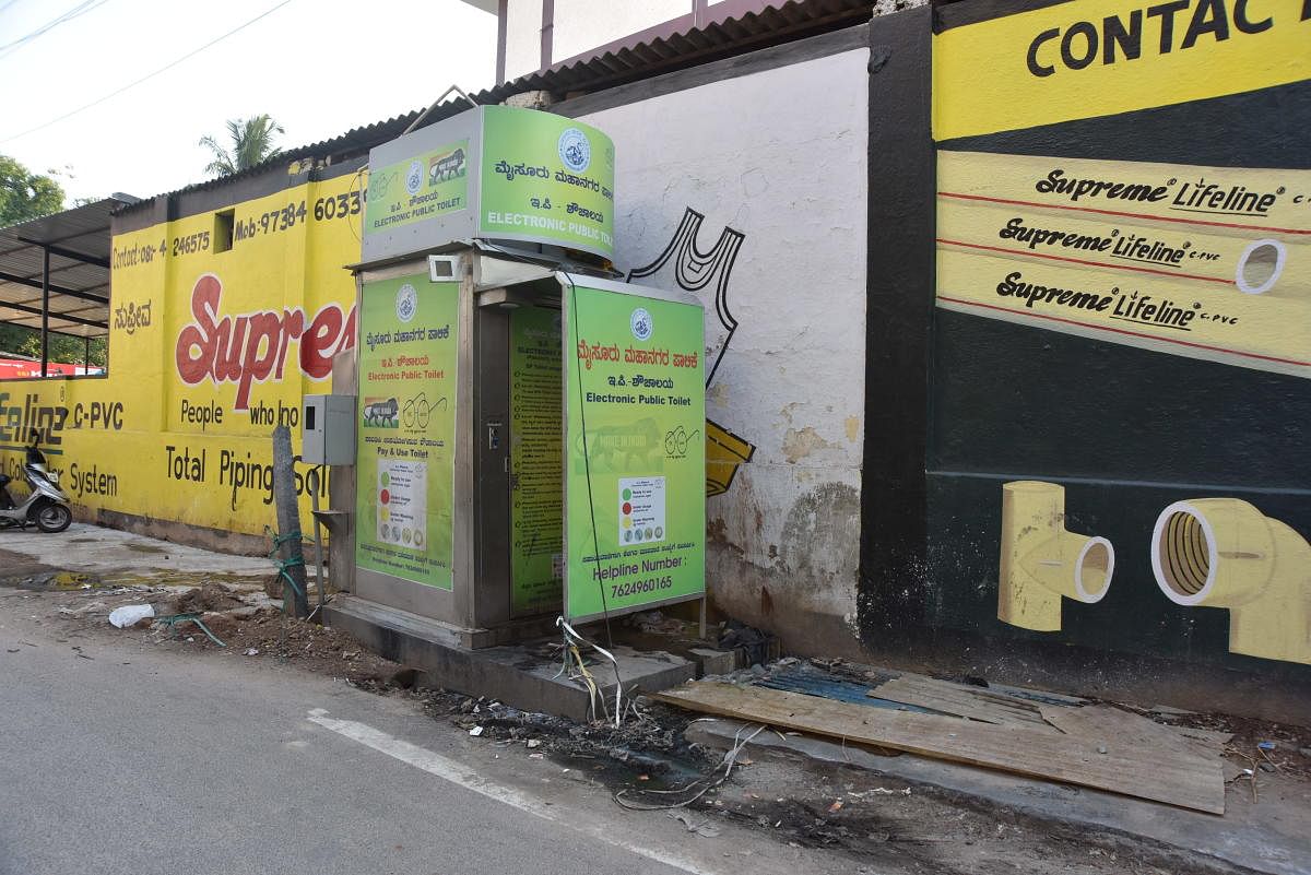 The condition of e-toilet near Sangam Theatre in Mysuru. dh photo