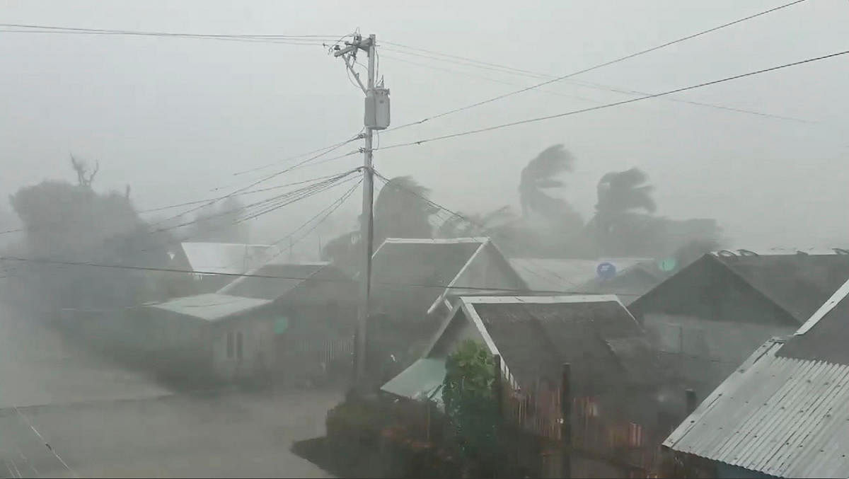  Typhoon Kammuri, known locally as Typhoon Tisoy, makes landfall in Gamay, Northern Samar, Philippines, December 2, 2019, in this still image from video obtained via social media. Gladys Castillo Vidal via REUTERS 