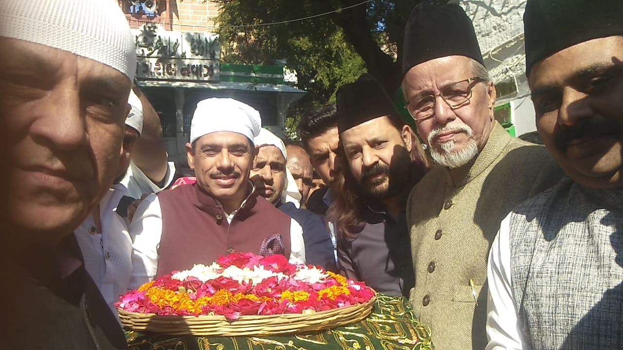 Robert Vadra on Tuesday visited shrine of Khwaja Moinuddin Chisthi's shrine in Ajmer. (DH Photo)