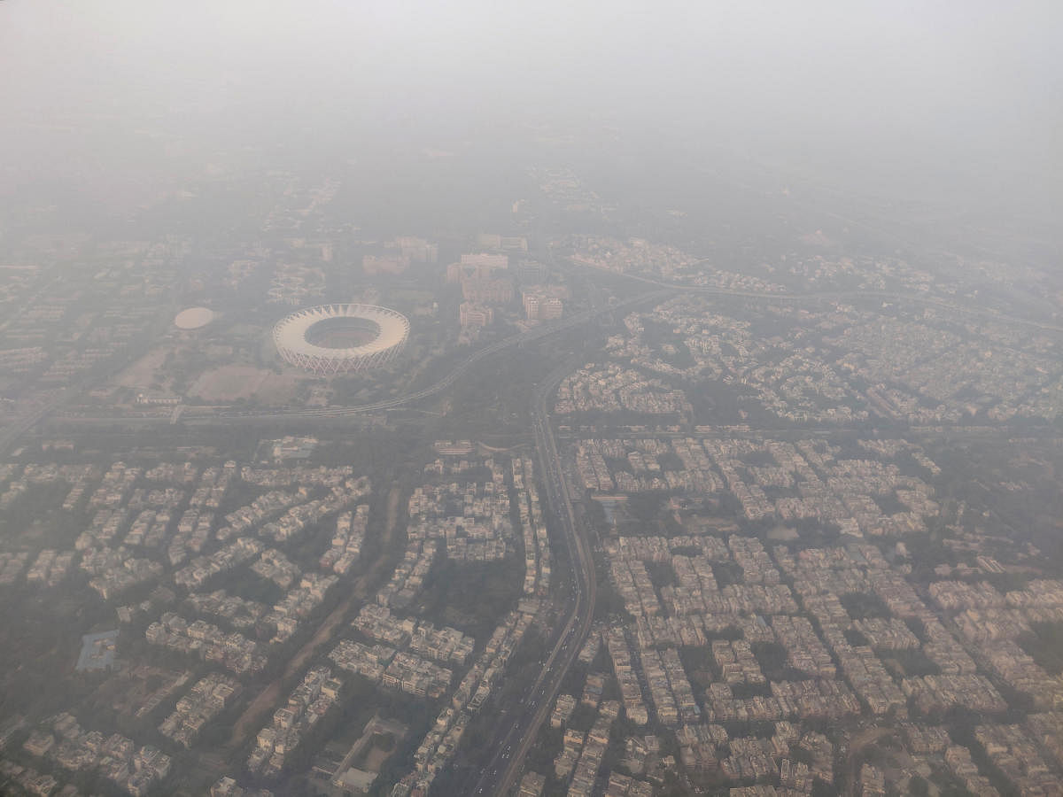 An aerial view of the Delhi skyline shrouded in smog. (Reuters photo)