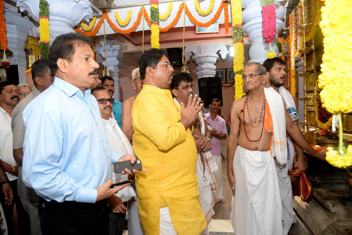 Revenue Minister R Ashoka visited Muniyalu Lakshmi Venkatramana Temple near Hebri.