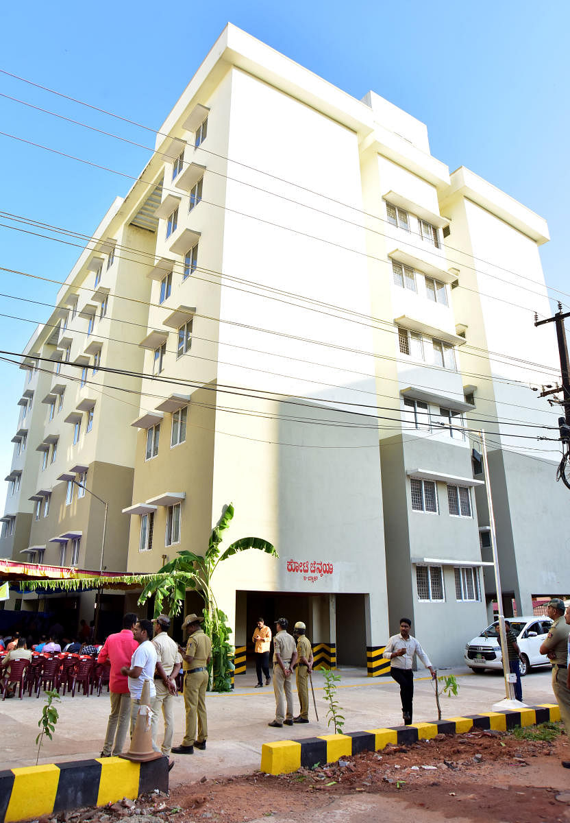 Minister for Muzrai, Inland Transport and Fisheries Kota Srinivas Poojary inaugurated the district police staff quarters, ‘Koti-Chennaya’, on Police Lane in Pandeshwara, Mangaluru, on Monday. 