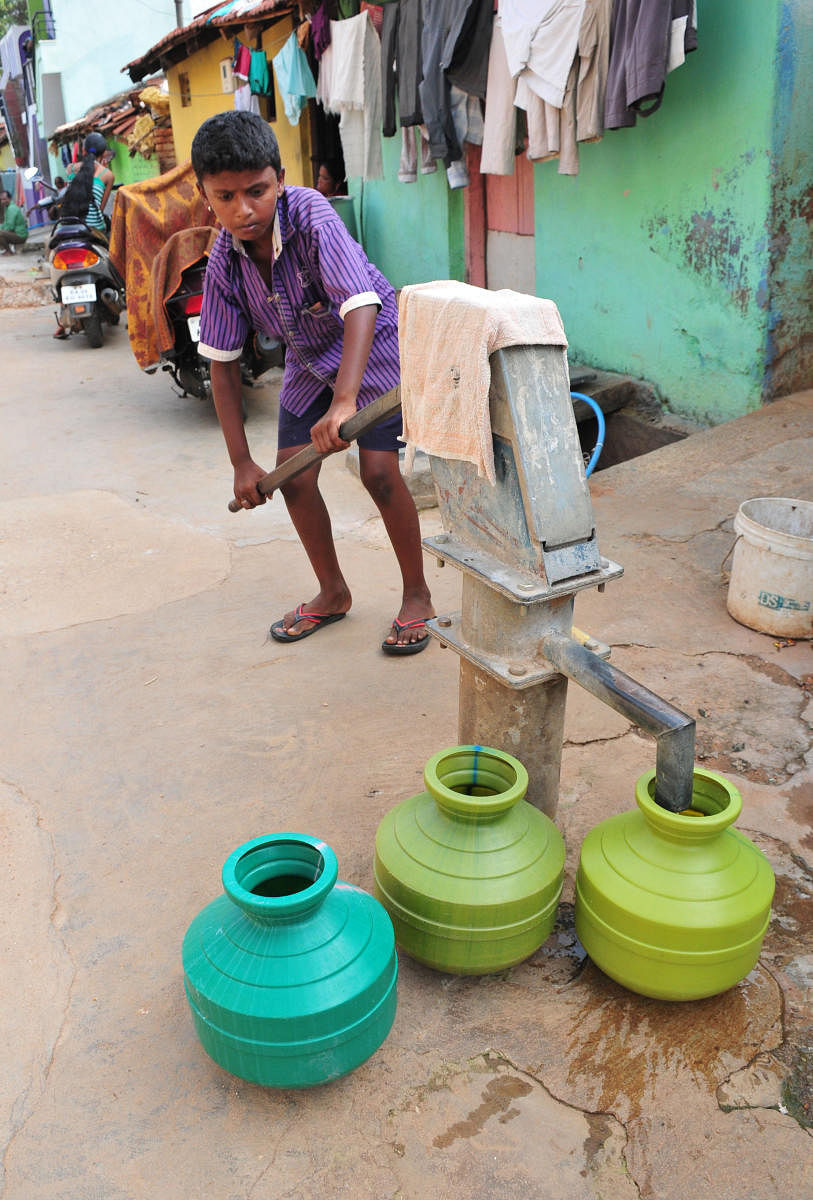 Karnataka is among the top three big states with high groundwater contamination. DH File Photo