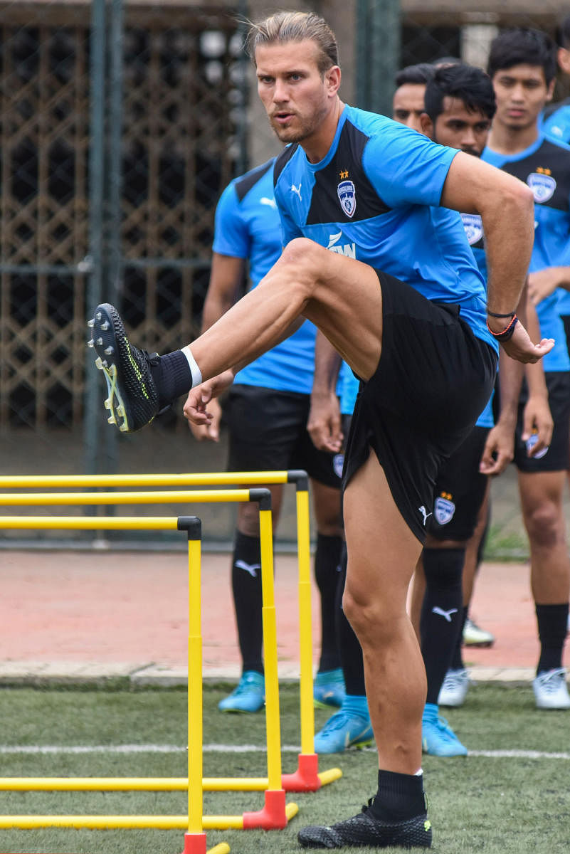 Bengaluru FC will rely on Australian Erik Paartalu to keep the Mumbai City midfield quiet whey they play each other on Sunday. FILE DH PHOTO