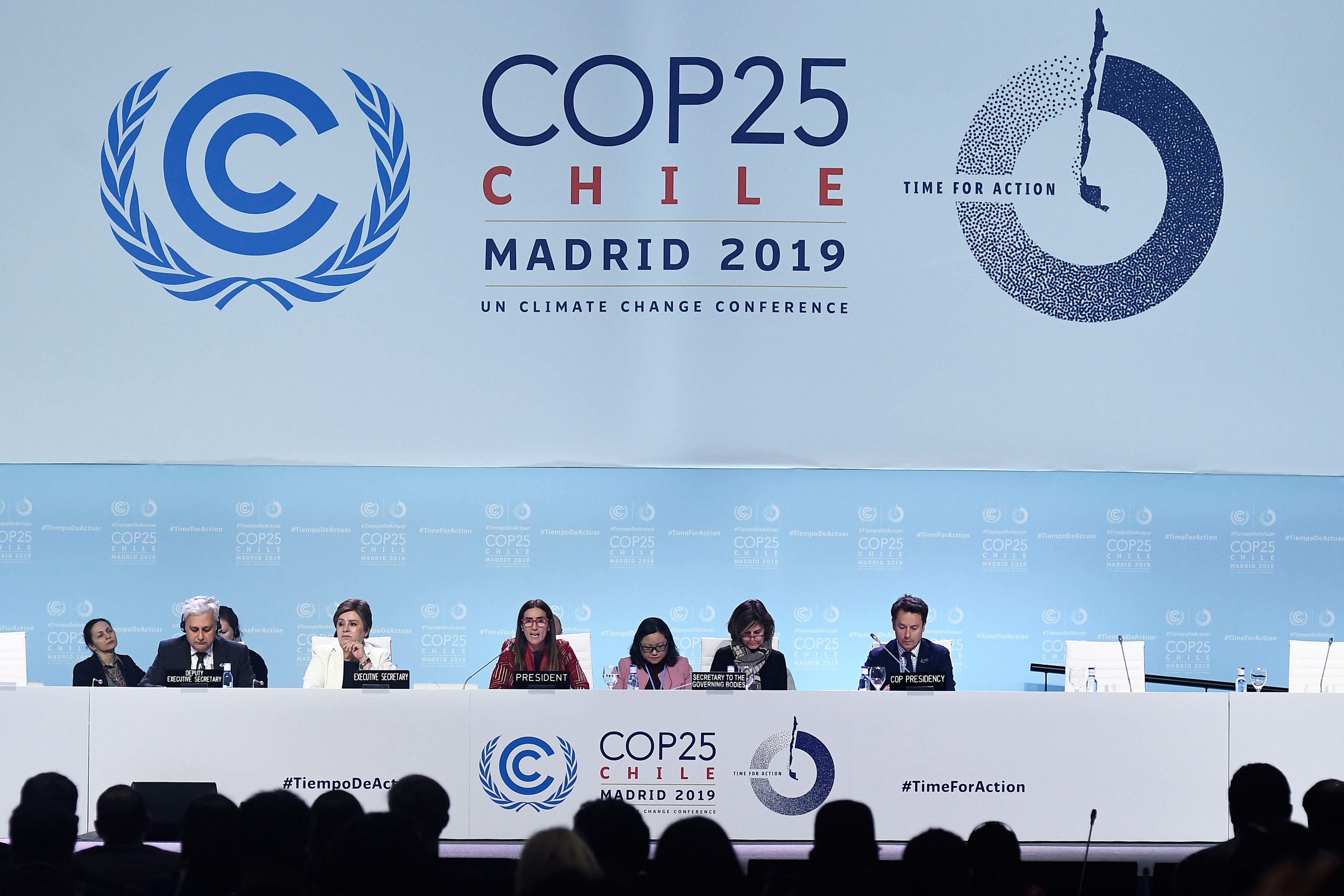 A UN climate summit in Madrid was on life support after marathon negotiations between countries left them more divided than ever over on how to fight global warming and pay for its ravages. (AFP Photo)