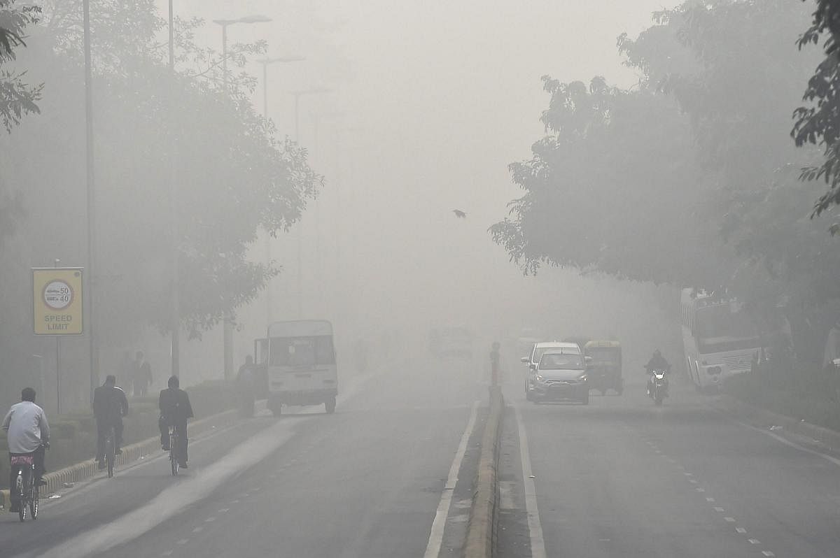 The weatherman has forecast partly cloudy skies with a possibility of moderate to dense fog on Sunday. Photo/PTI