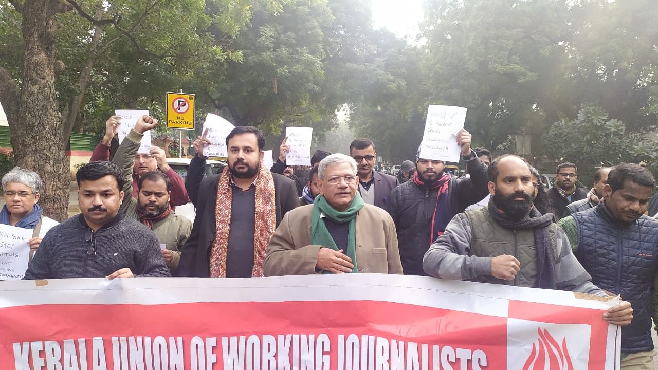 The protesters were joined by CPI(M) General Secretary Sitaram Yechury, who marched with the journalists from Kerala House to Jantar Mantar, the dharna hotspot in the national capital. DH Photo