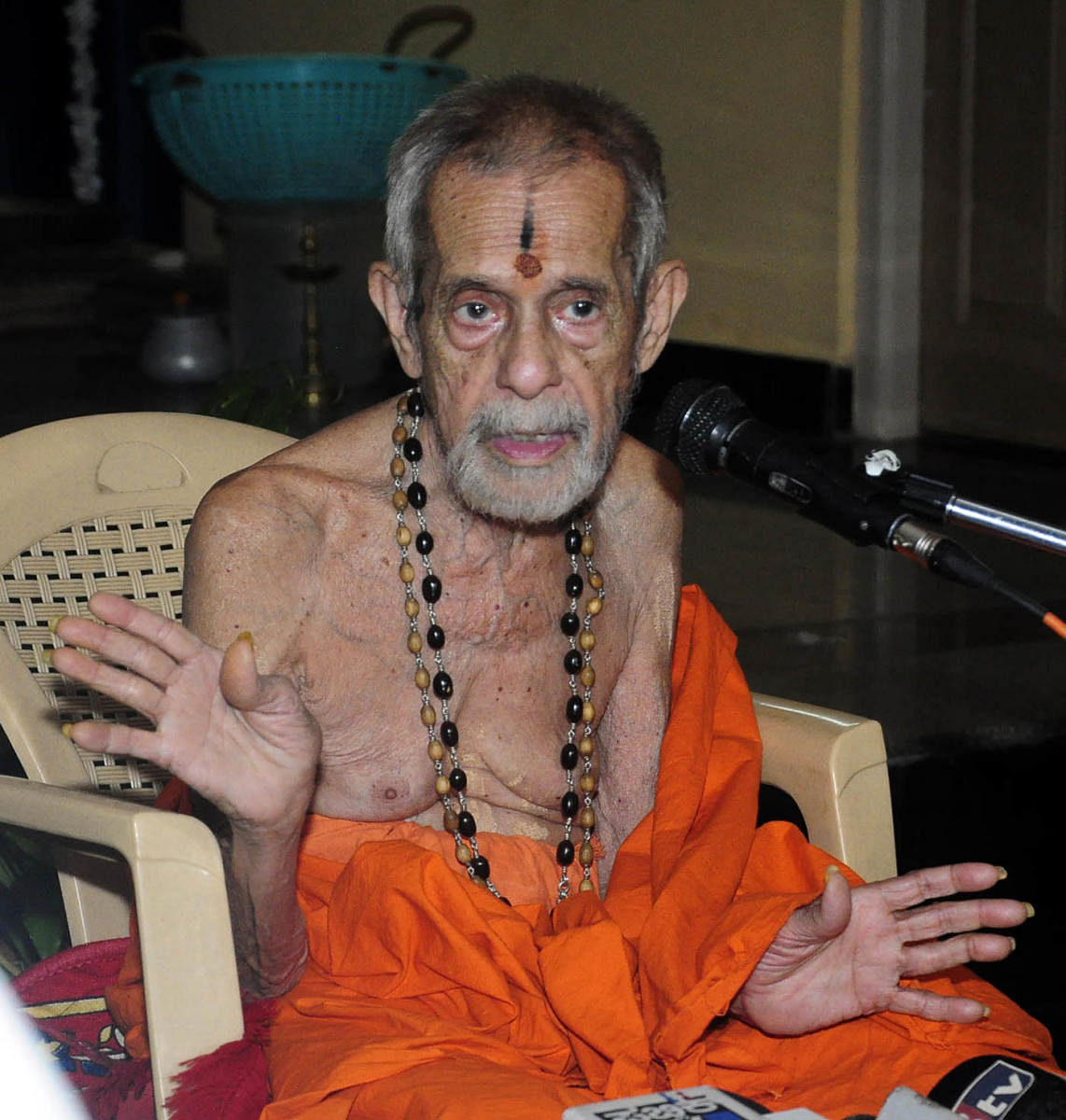 Pejawar Mutt seer Sri Vishwesha Theertha Swami. (File Photo)