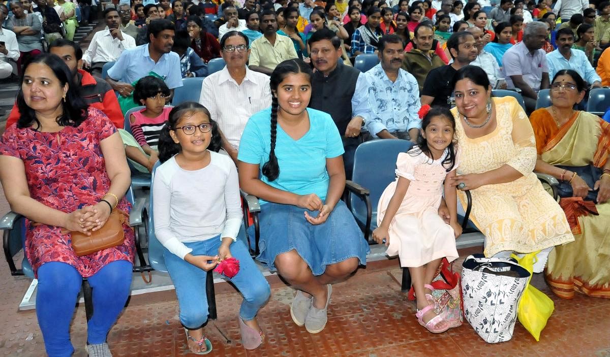 Kuvempu’s grandchildren Ishanya and Sushmitha and greatgrandchildren Ira, Viha and Arna during the Kuvempu Natakotsava in Chikkamagaluru on Friday.