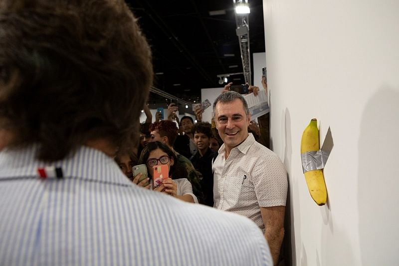 A banana attached with duct-tape is seen as it replaces the artwork 'Comedian' by the artist Maurizio Cattelan, which was eaten by David Datuna, in Miami Beach. (Reuters Photo)