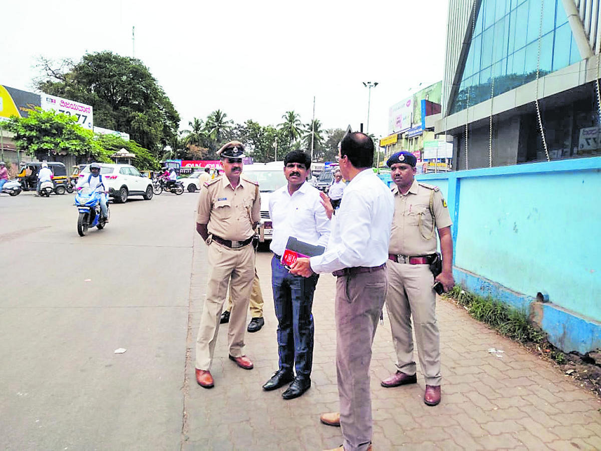 Udupi Deputy Commissioner G Jagadeesha collects information on the violence that broke out during anti-Citizen (Amendment) Act protest on December 19,in Mangaluru on Monday.