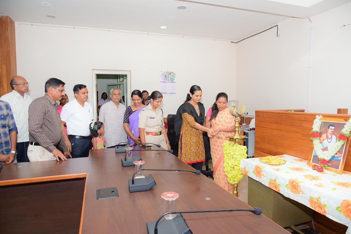 DC Hephsiba Rani Korlapati and ZP CEO Sindhu Roopesh inaugurate Basava Jayanti programme in Udupi on Tuesday.