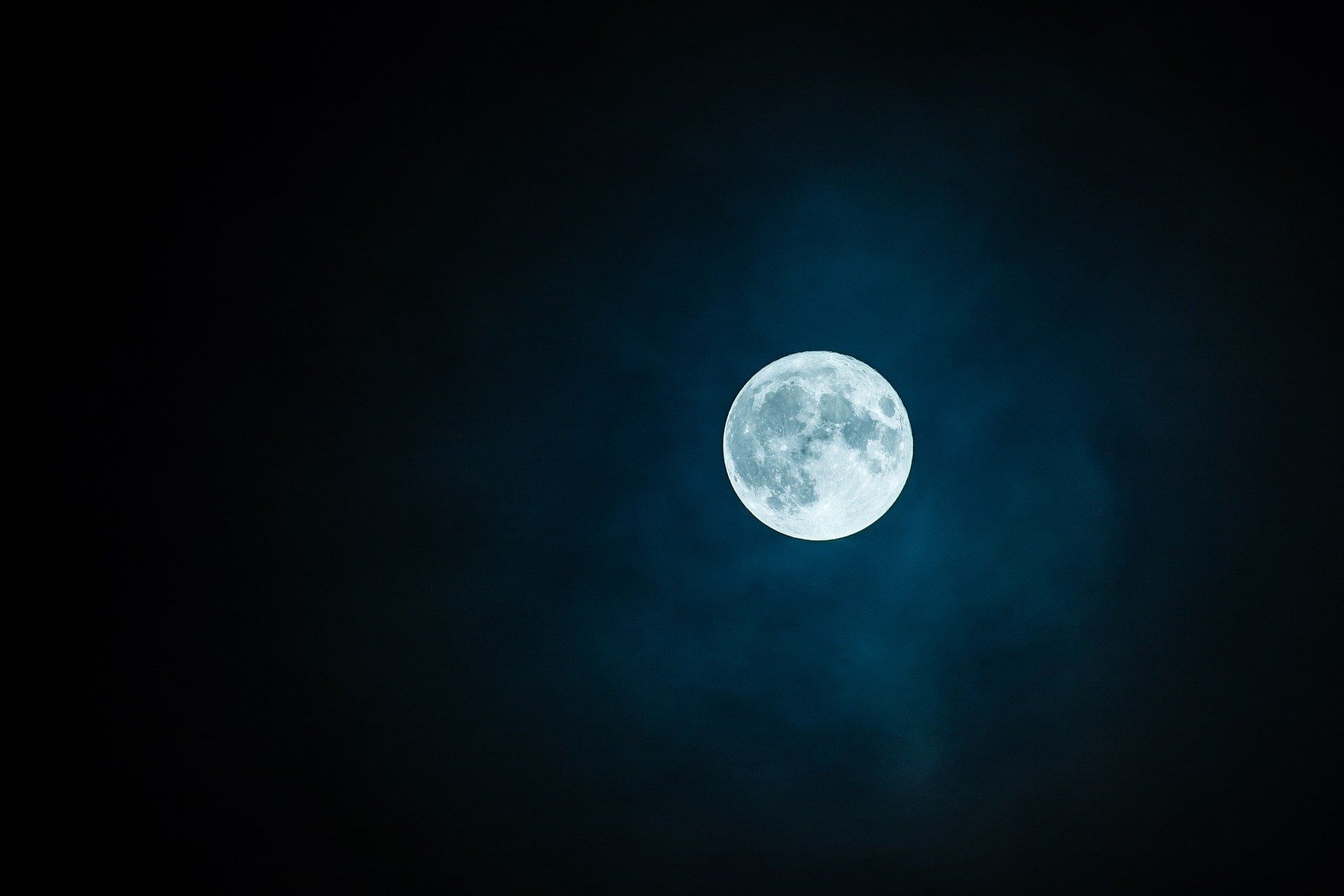 There are times that the moon looks like a large lustrous pearl. It seems larger sometimes and smaller sometimes, and it is said the moon “is closest to” or “farthest from” the earth at this time. Representative image/Pixabay