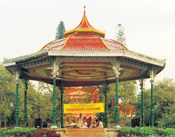The bandstand in Cubbon Park, Bangalore. (Below) Another view. (DH FILE Photos)