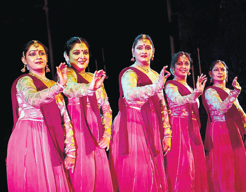 Kathak recital by members of Nadam.