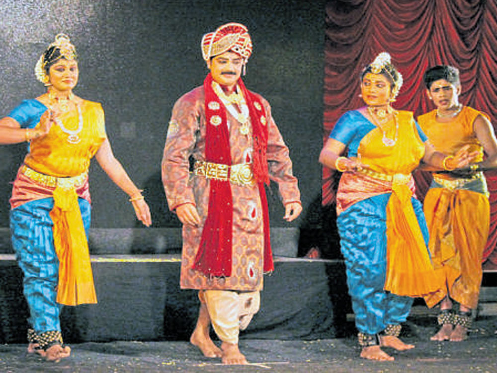Students of Shivapriya Dance School