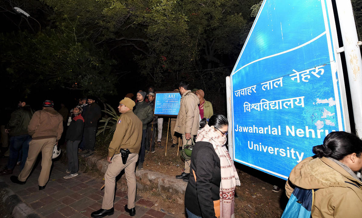 Explaining how scuffles turned violent, JNU said those who had registered in the winter semester wanted to enter the school buildings but they were physically prevented by students agitating against the hostel fee hike. Photo/PTI