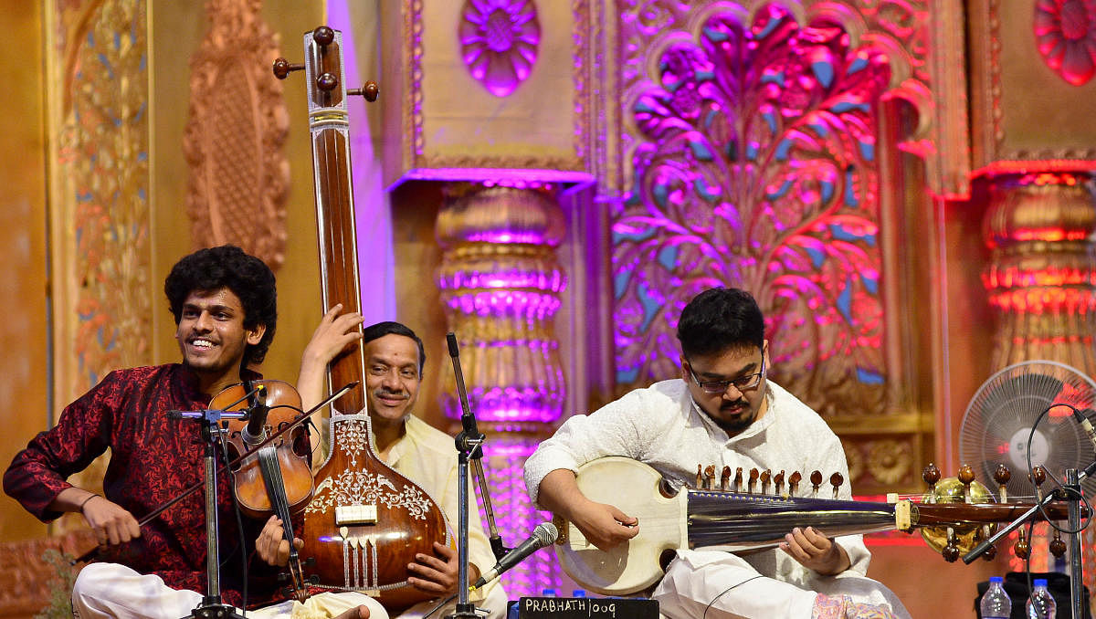 The Ramanavami music festival at Fort High School promotes Indian classical music, both Carnatic and Hindustani. This year, Sumanth Manjunath and Indrayuddh Majumder presented a jugalbandi featuring the two styles.